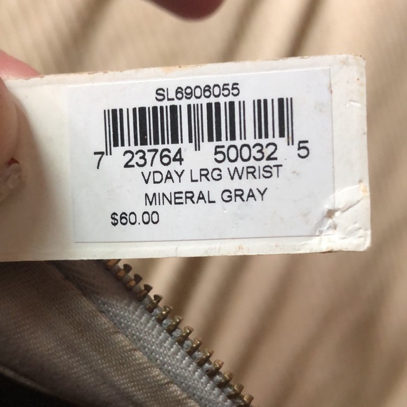 Fossil Large Wristlet - Picture 11 of 11